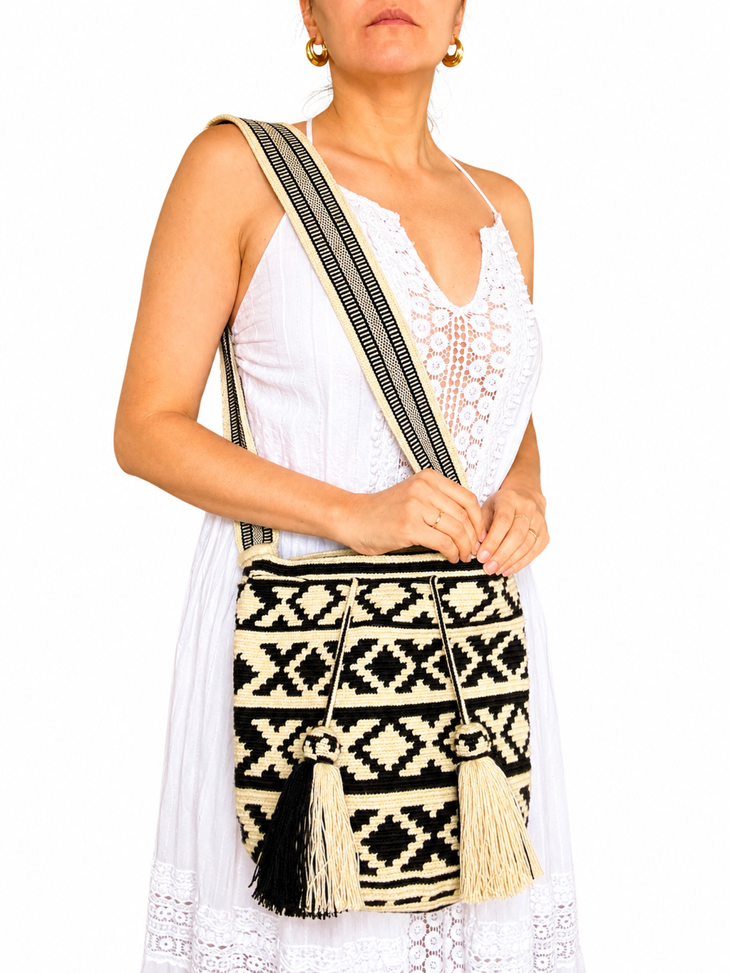 Handmade Wayuu Crossbody Bag – Black & Neutral Geometric Patterns, Artisan Crochet Bucket Bag