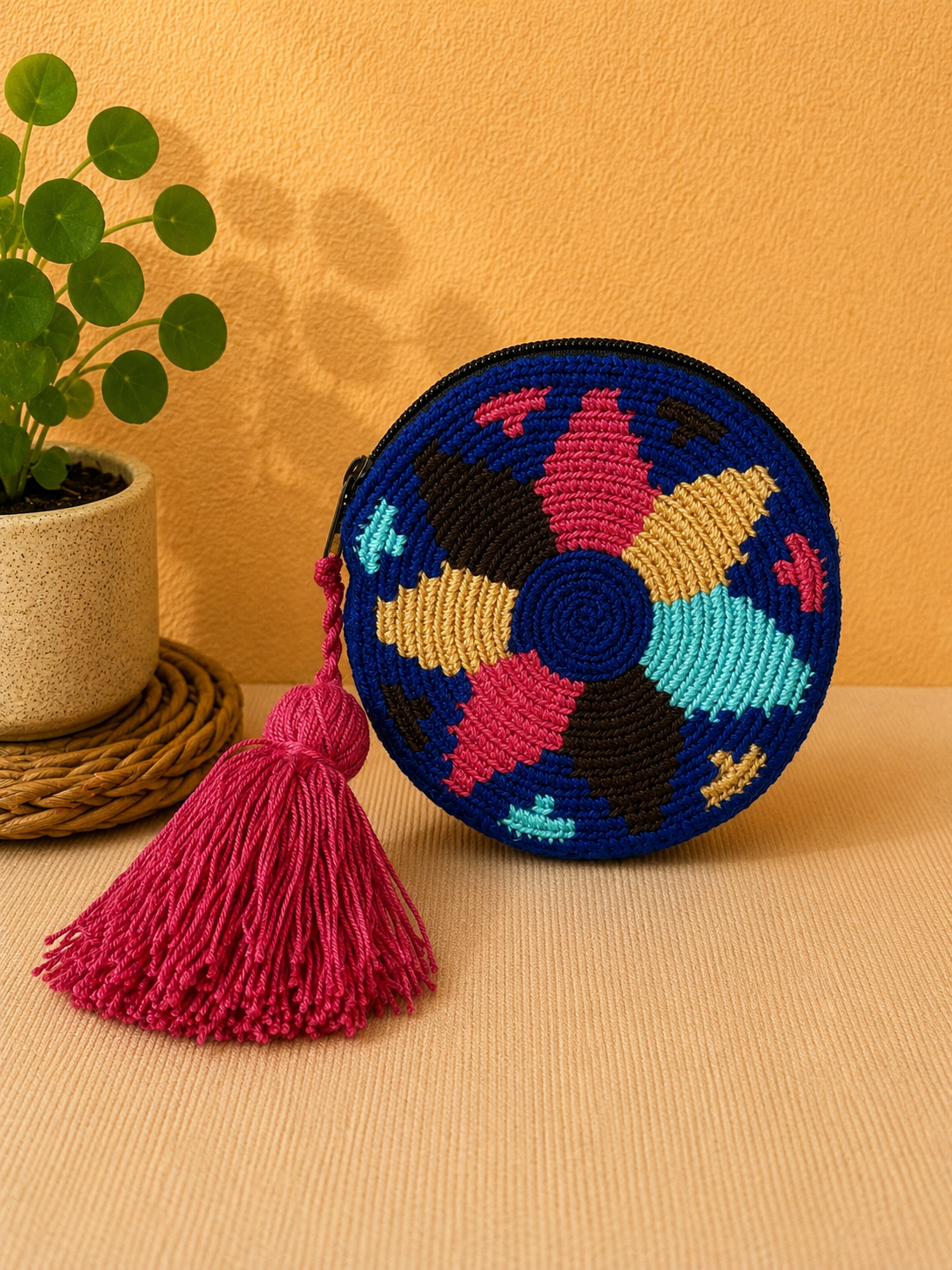 Handmade Wayuu Round Coin Purse – Desert Sunrise Geometric Crochet Pouch | Colombian Artisan Wallet