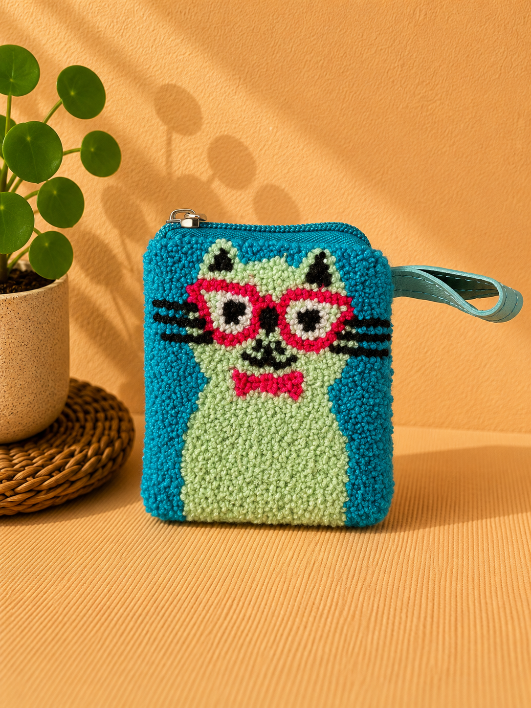 Handmade Wayuu Coin Purse SMALL– Colorful Artisan Mini Zipper Pouch with Whimsical Cats Design (Copy)
