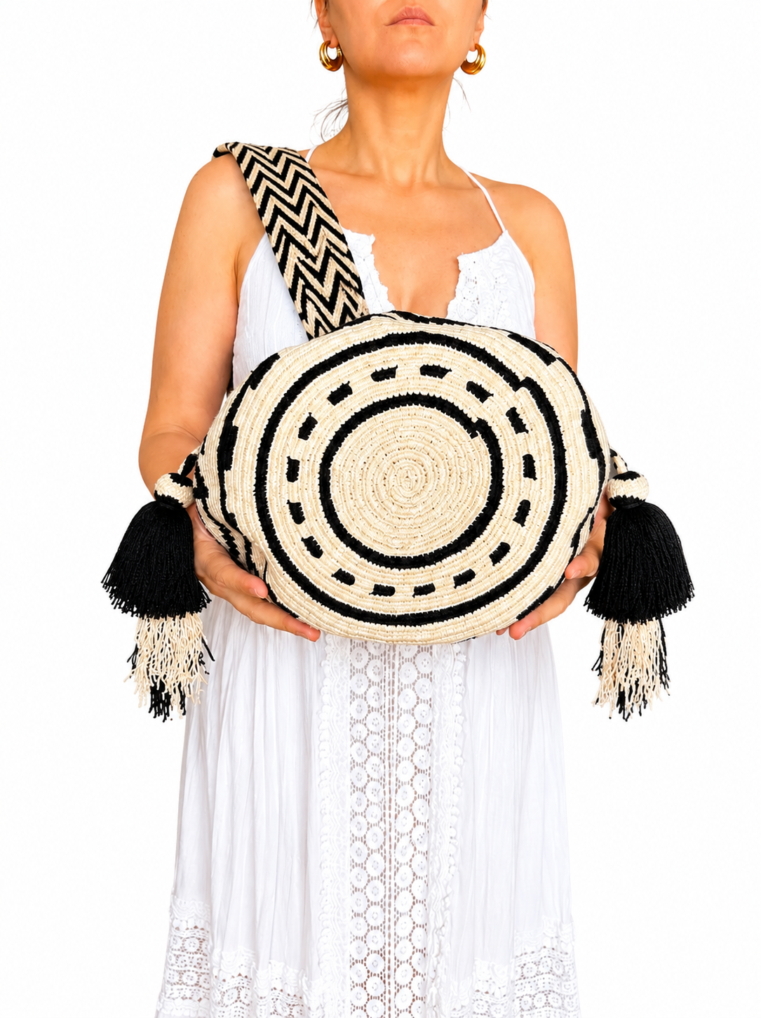 Handmade Wayuu Crossbody Bag – Black & Neutral Geometric Patterns, Artisan Crochet Bucket Bag