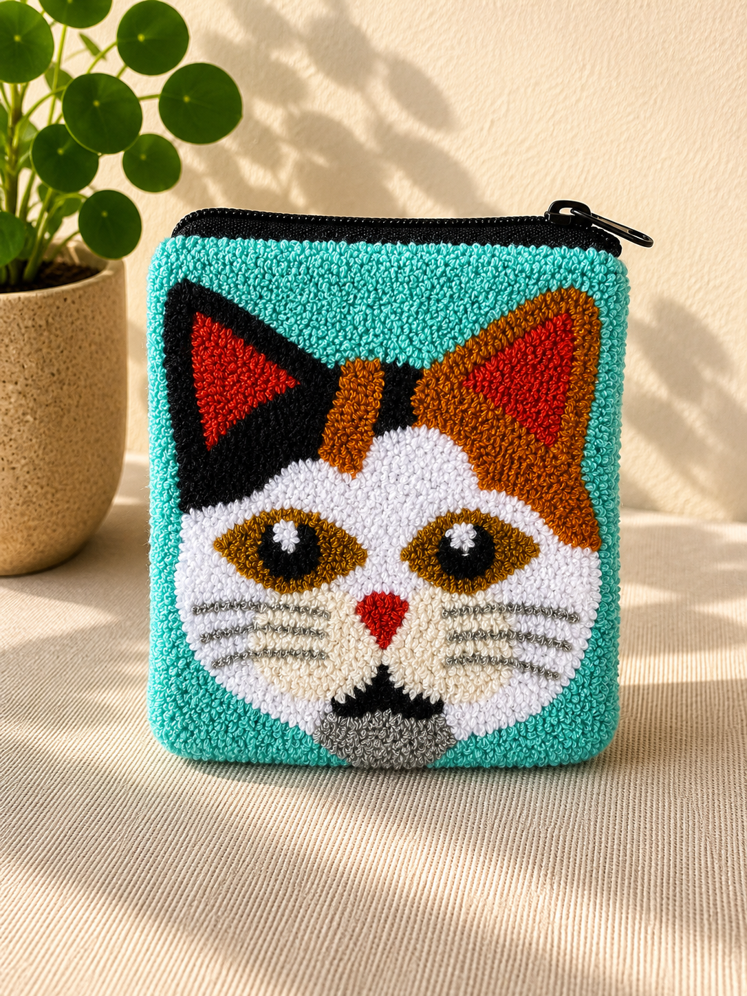 Handmade Wayuu Coin Purse – Colorful Artisan Mini Zipper Pouch with Whimsical Cats Design