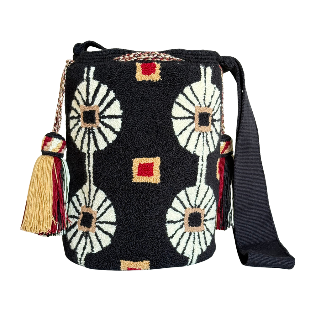 Handmade Wayuu Bag – Black Traditional Pattern Mochila Crossbody, Hand-Inspired Geometric Artisan Bag
