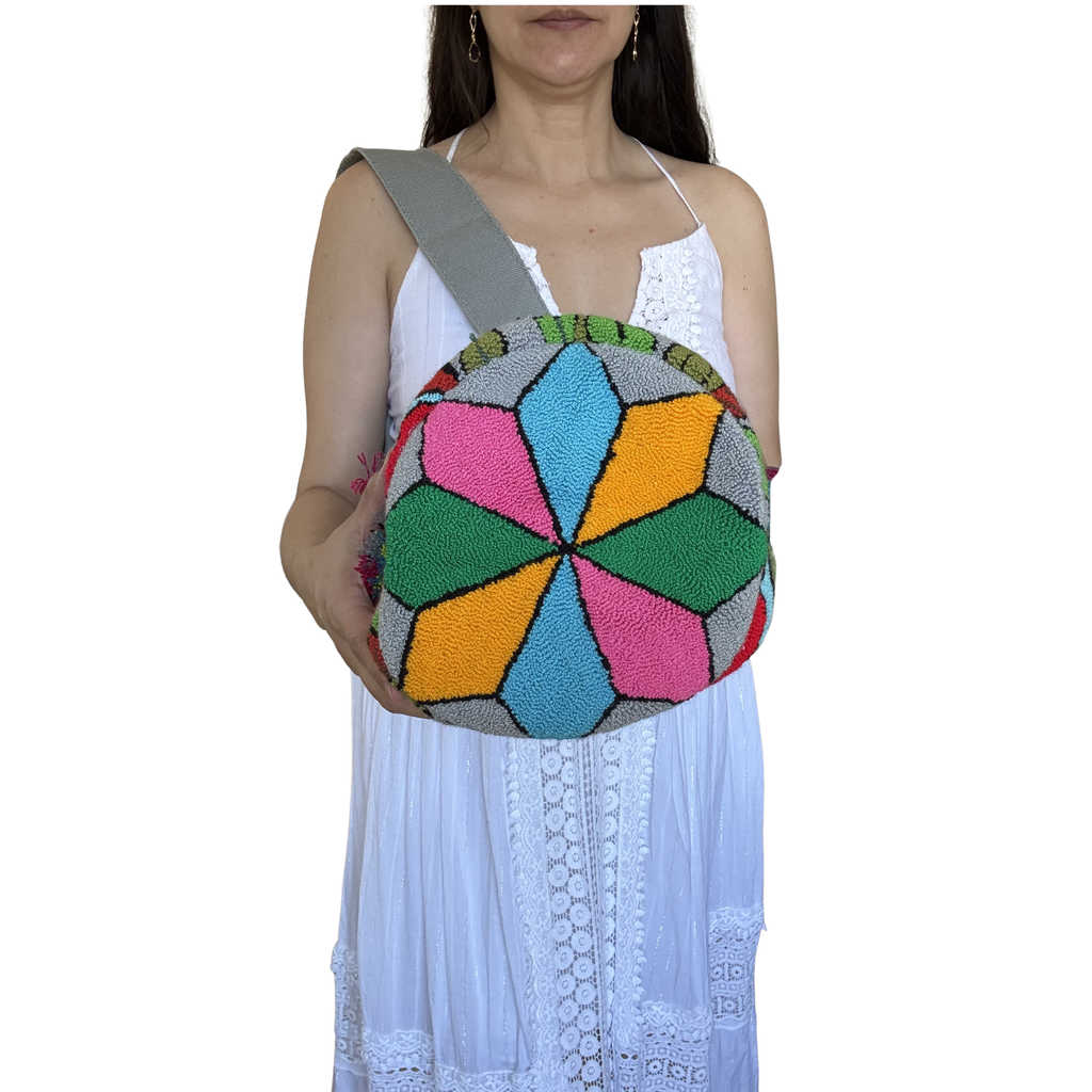 Handmade Hummingbird Wayuu Bag – Gray Artisan Crochet Crossbody Mochil