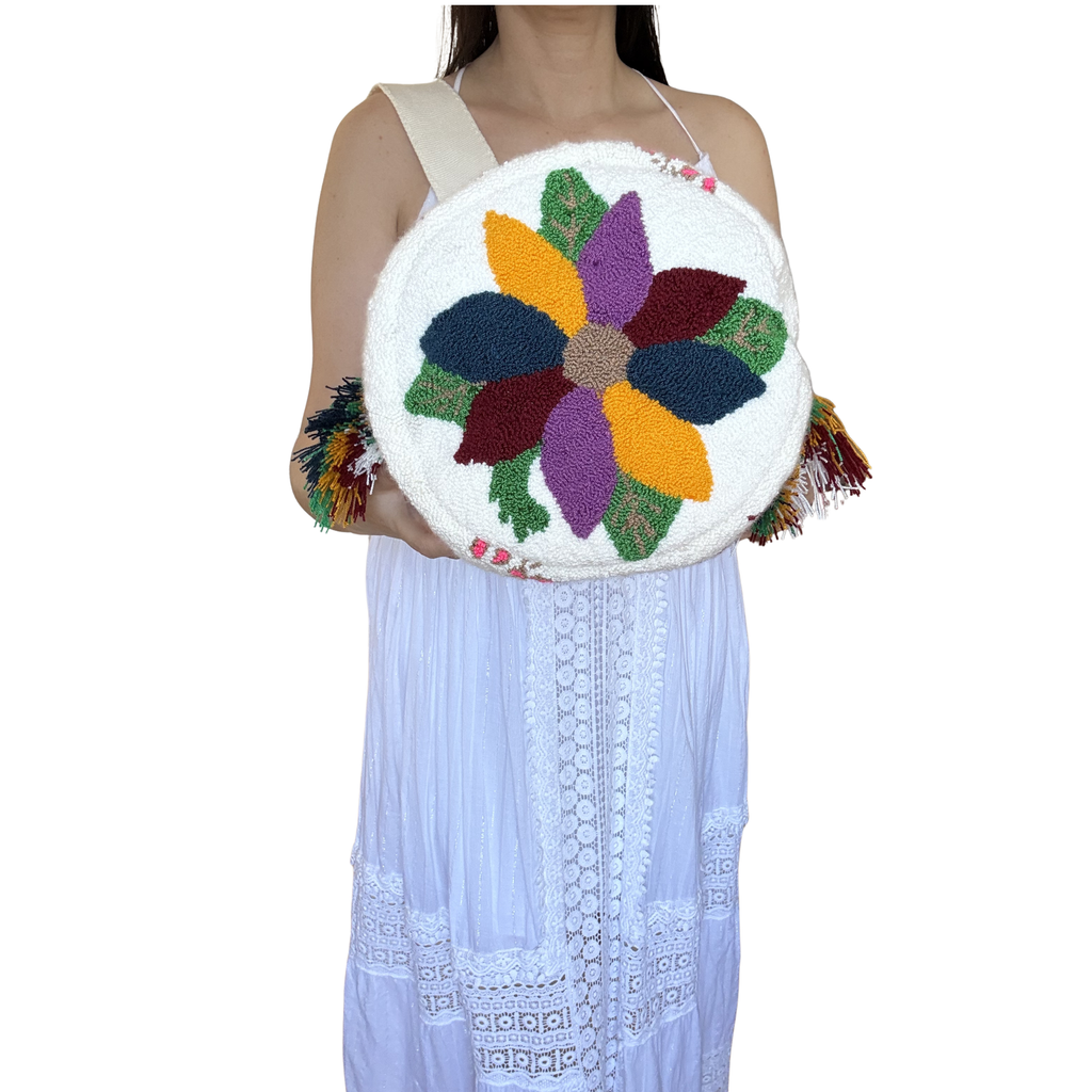 Handmade White Wayuu Bird & Floral Bag – Artisan Crochet Crossbody Mochila with Tropical Bird Design