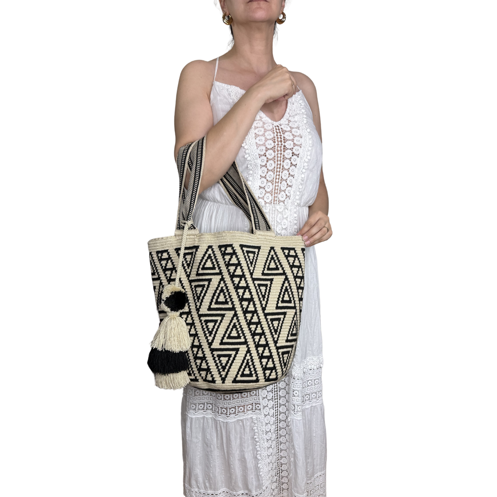 Handmade Wayuu Mochilón Tote – Geometric Earth Tone Crochet Shoulder Bag