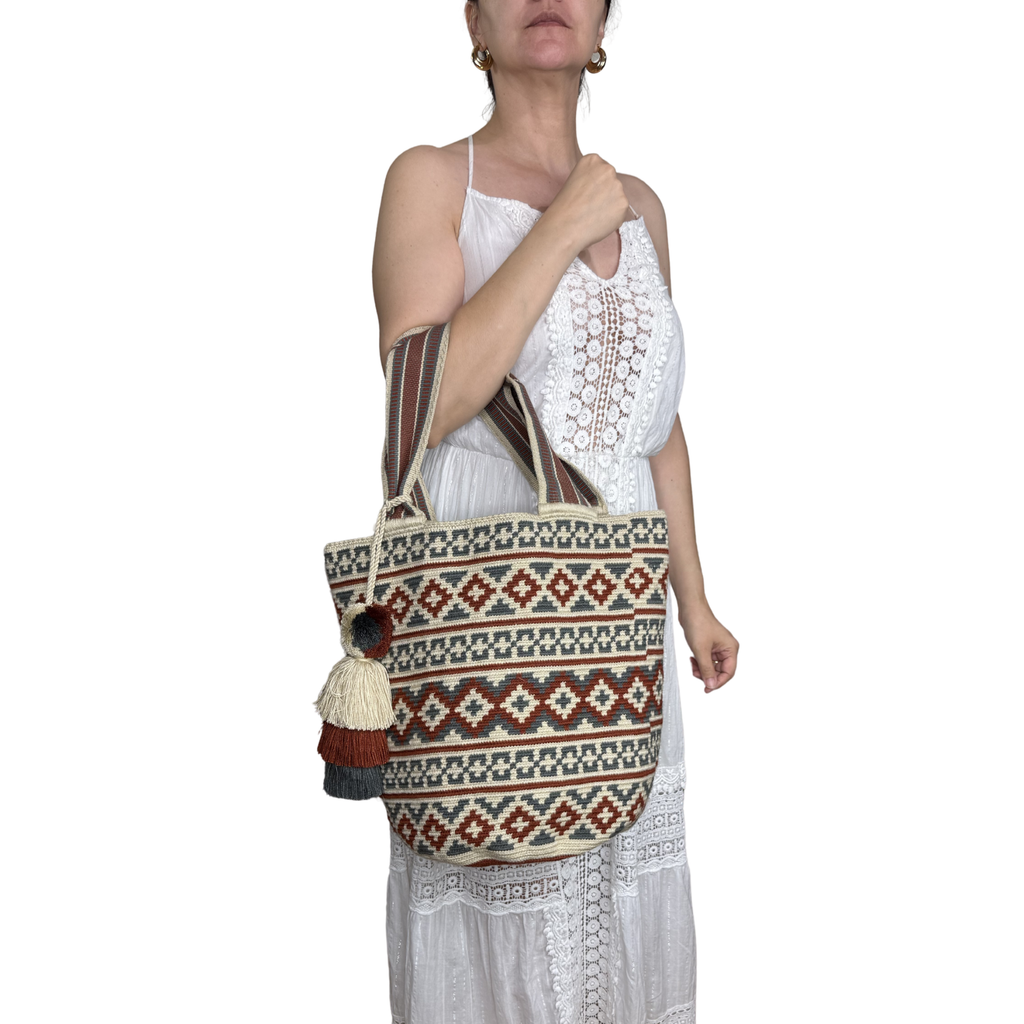 Handmade Wayuu Mochilón Tote – Geometric Earth Tone Crochet Shoulder Bag