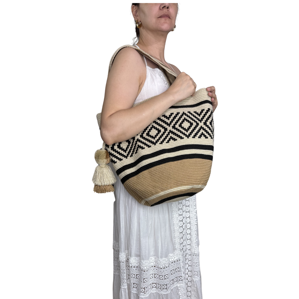 Handmade Wayuu Mochilón Tote – Geometric Earth Tone Crochet Shoulder Bag