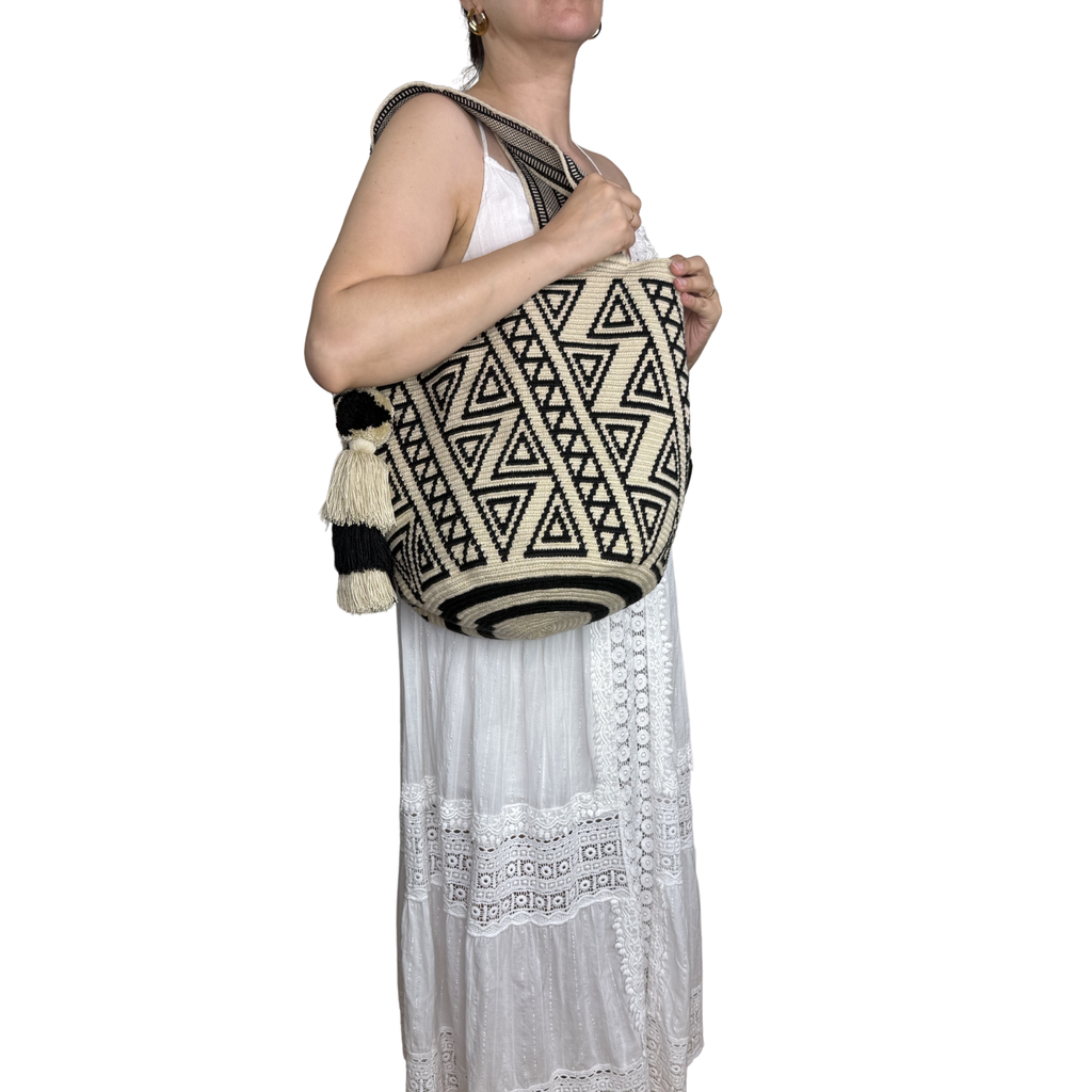 Handmade Wayuu Mochilón Tote – Geometric Earth Tone Crochet Shoulder Bag