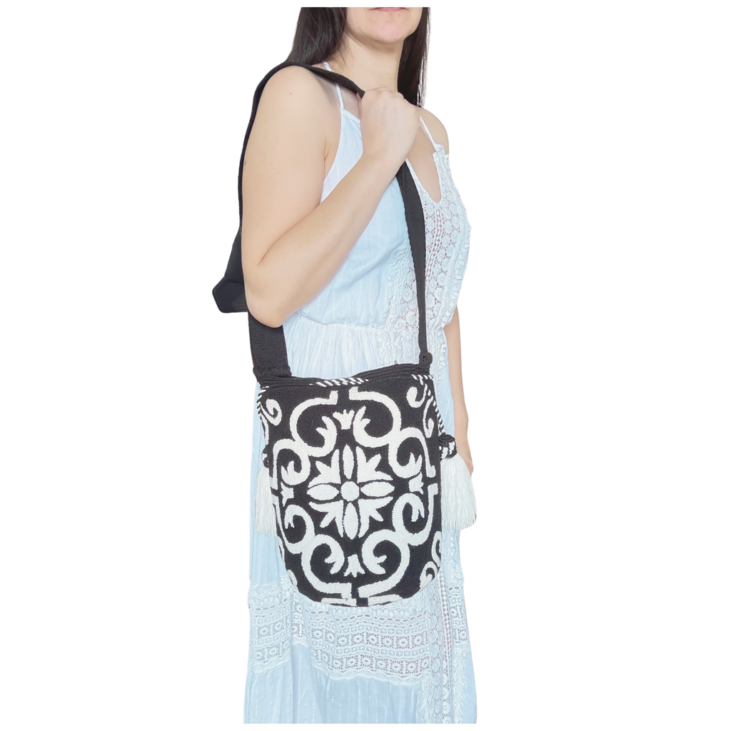Handmade Wayuu Geometric Bag – Black & White Mochila Crossbody, Artisan Woven Statement Bag