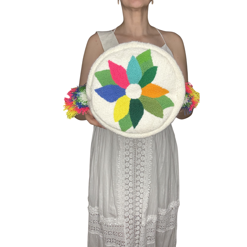 Handmade Hummingbird Garden Wayuu Crossbody Bag – White Floral Artisan Mochila
